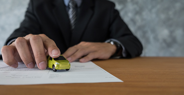 Multas por no tener seguro de auto en Texas